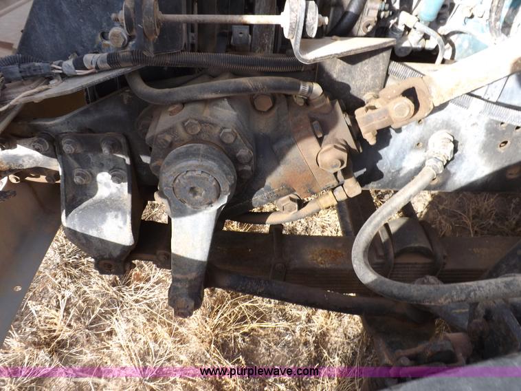 image for item K3105 1992 International 9200 semi truck