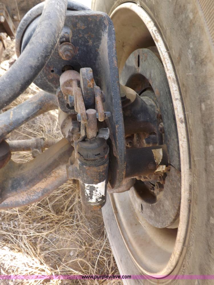 image for item K3105 1992 International 9200 semi truck