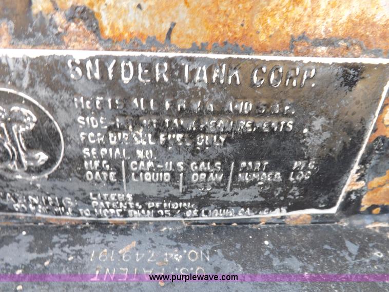 image for item K3105 1992 International 9200 semi truck