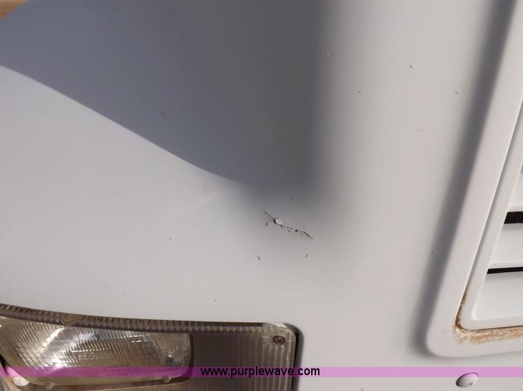 image for item K3105 1992 International 9200 semi truck