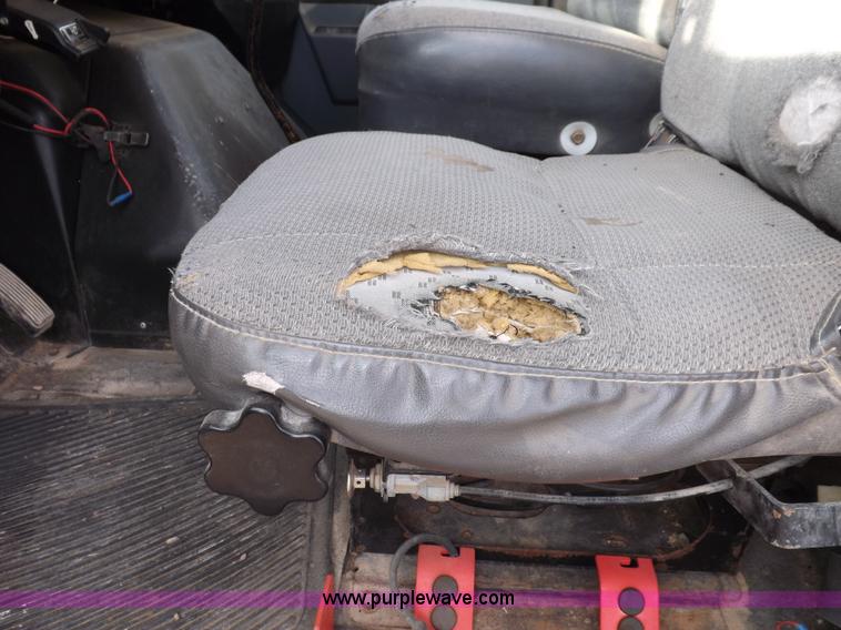 image for item K3105 1992 International 9200 semi truck