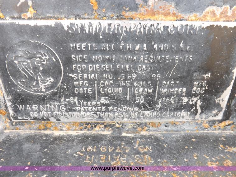 image for item K3106 1995 International 4900 semi truck