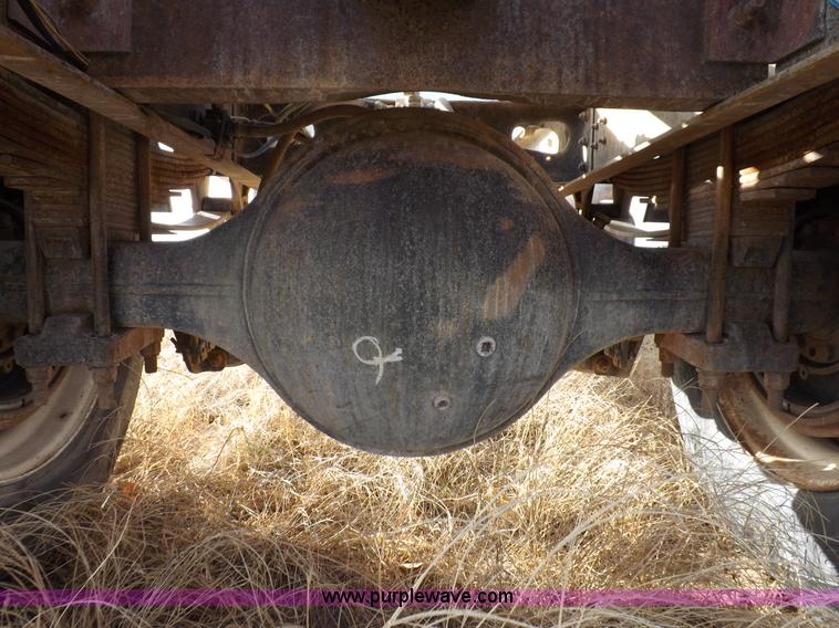 image for item K3106 1995 International 4900 semi truck