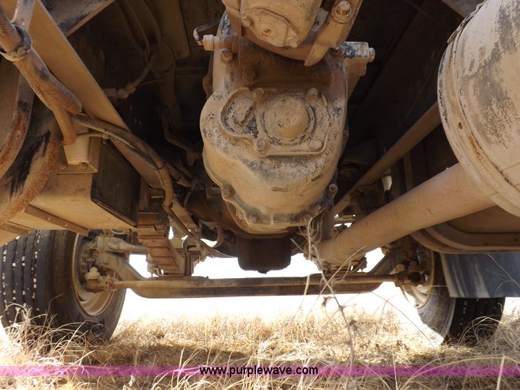 image for item K3106 1995 International 4900 semi truck