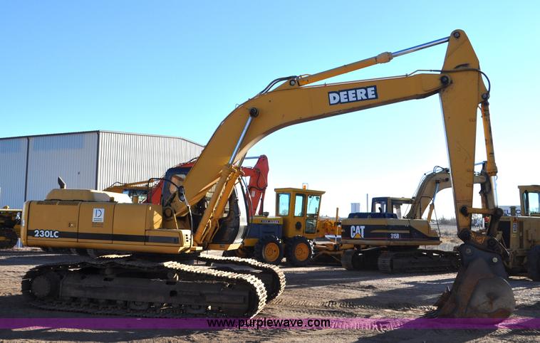 image for item F2172 1998 John Deere 230LC excavator