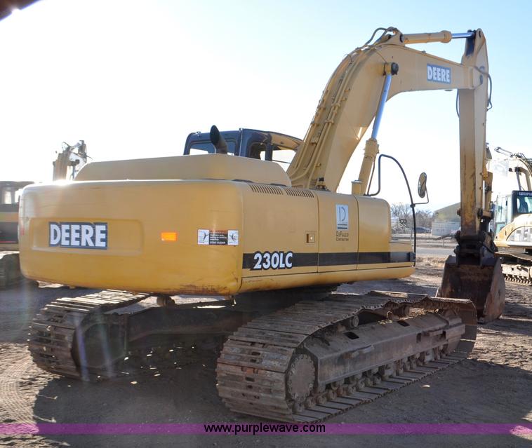 image for item F2172 1998 John Deere 230LC excavator
