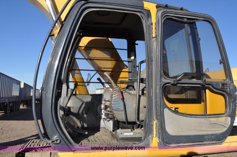 image for item F2172 1998 John Deere 230LC excavator