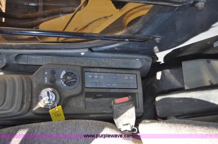 image for item F2172 1998 John Deere 230LC excavator