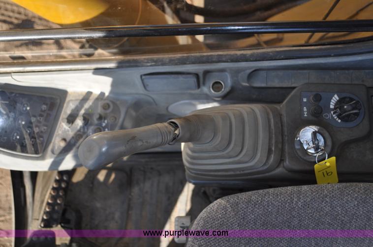 image for item F2172 1998 John Deere 230LC excavator