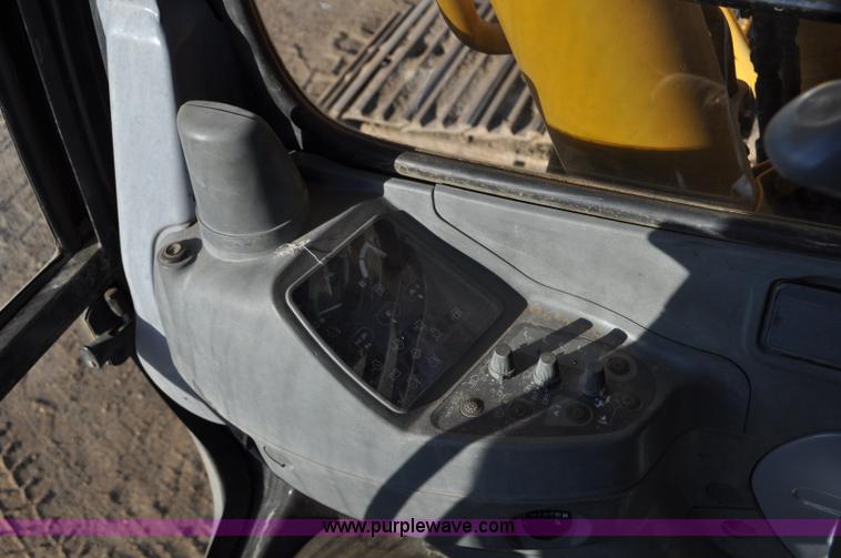 image for item F2172 1998 John Deere 230LC excavator