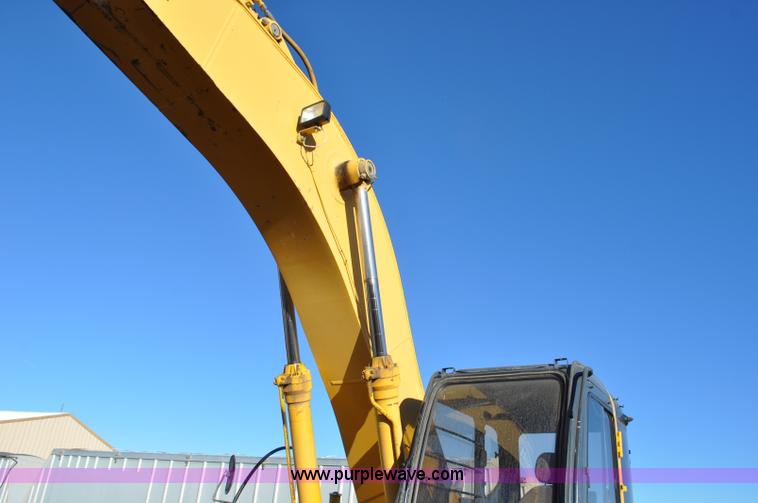 image for item F2172 1998 John Deere 230LC excavator
