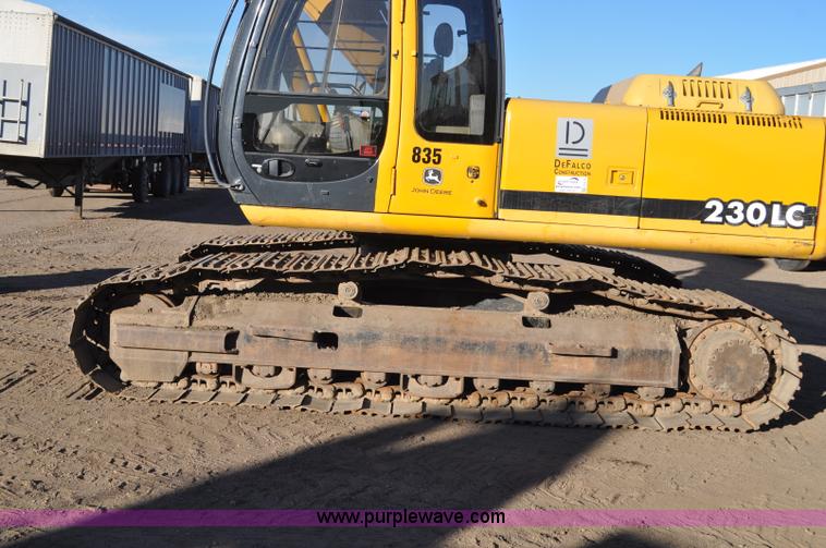 image for item F2172 1998 John Deere 230LC excavator