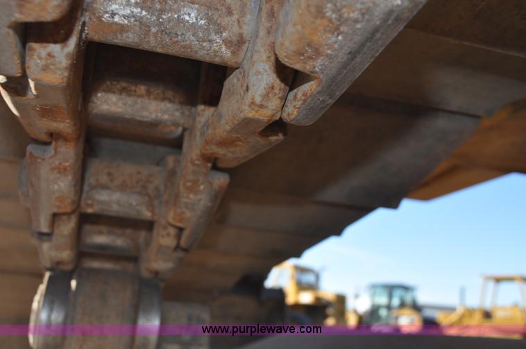 image for item F2172 1998 John Deere 230LC excavator