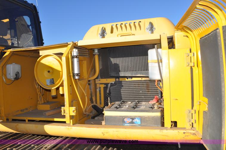 image for item F2172 1998 John Deere 230LC excavator