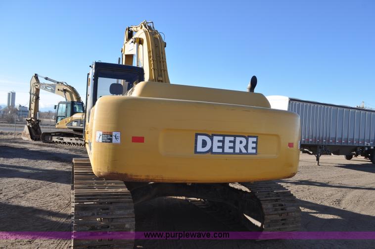 image for item F2172 1998 John Deere 230LC excavator