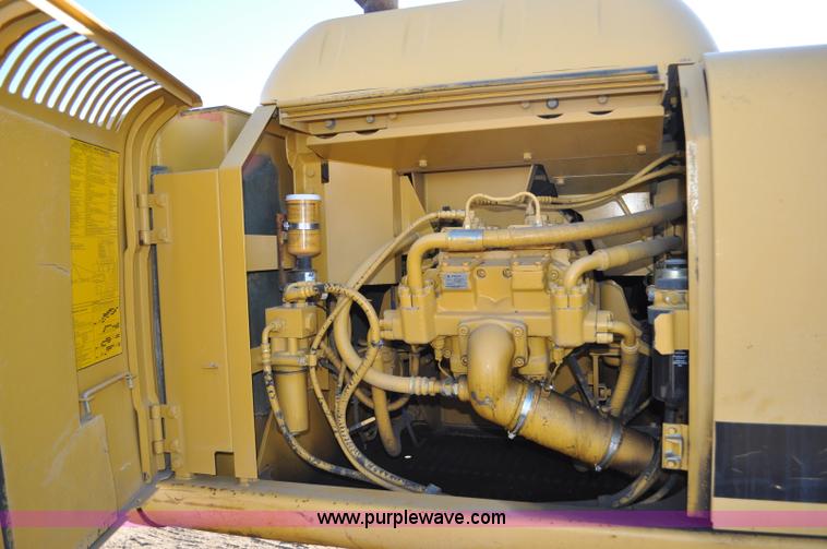 image for item F2172 1998 John Deere 230LC excavator