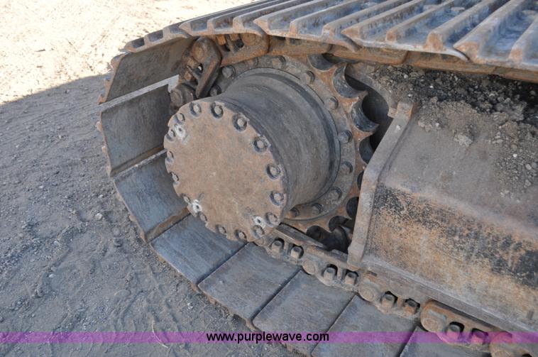 image for item F2172 1998 John Deere 230LC excavator