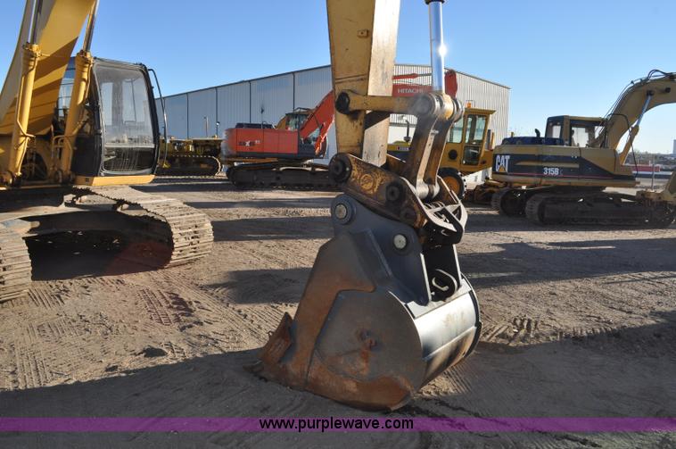 image for item F2172 1998 John Deere 230LC excavator
