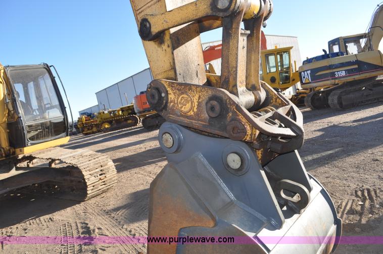 image for item F2172 1998 John Deere 230LC excavator