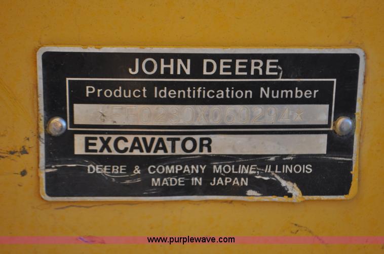 image for item F2172 1998 John Deere 230LC excavator