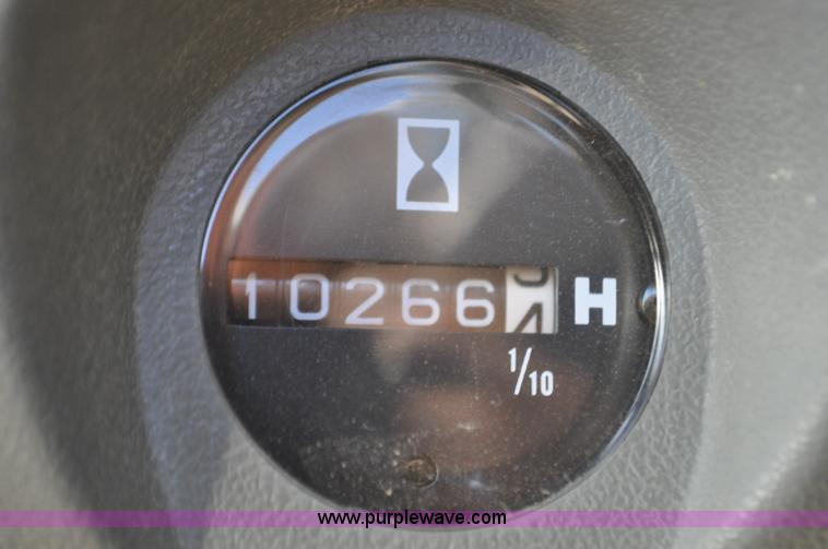 image for item F2172 1998 John Deere 230LC excavator