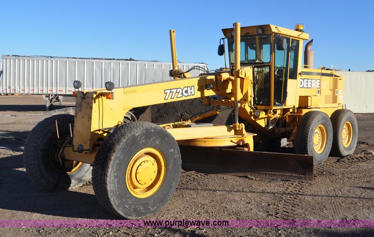 image for item F2174 1999 John Deere 772CH articulated motor grader