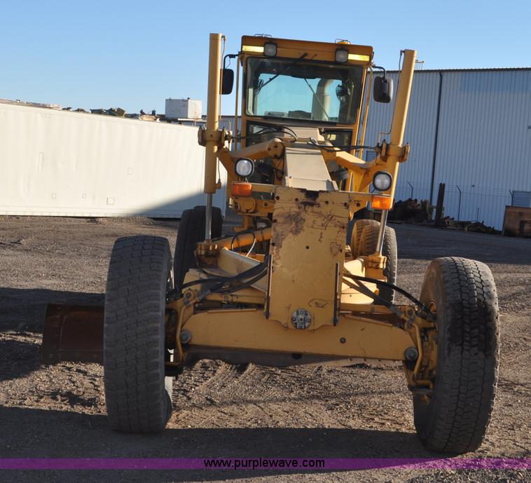 image for item F2174 1999 John Deere 772CH articulated motor grader