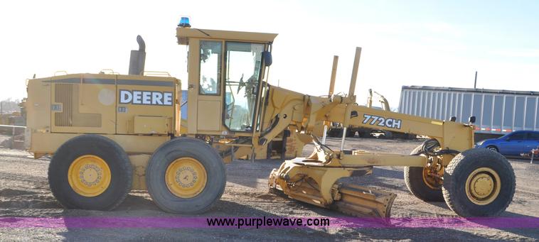 image for item F2174 1999 John Deere 772CH articulated motor grader