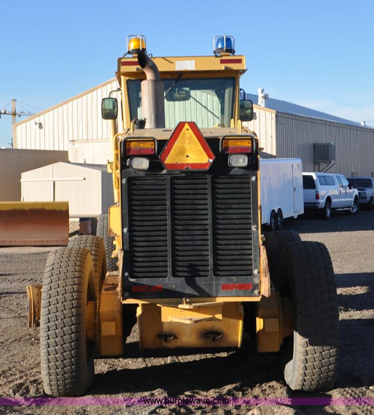 image for item F2174 1999 John Deere 772CH articulated motor grader