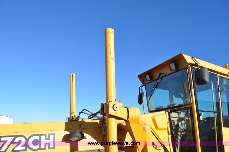 image for item F2174 1999 John Deere 772CH articulated motor grader