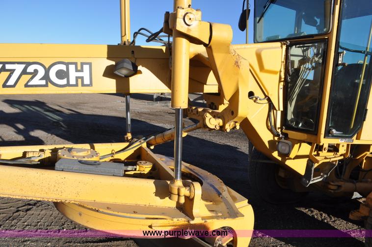 image for item F2174 1999 John Deere 772CH articulated motor grader