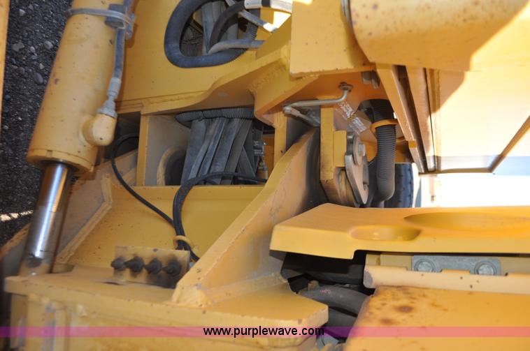 image for item F2174 1999 John Deere 772CH articulated motor grader