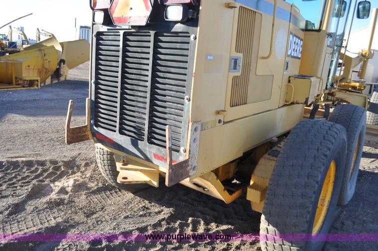 image for item F2174 1999 John Deere 772CH articulated motor grader