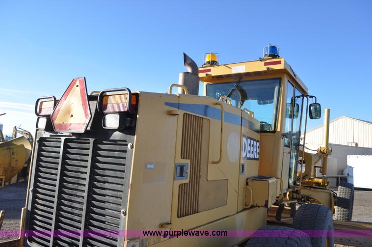 image for item F2174 1999 John Deere 772CH articulated motor grader