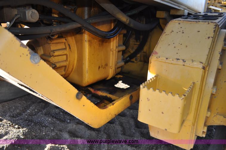 image for item F2174 1999 John Deere 772CH articulated motor grader