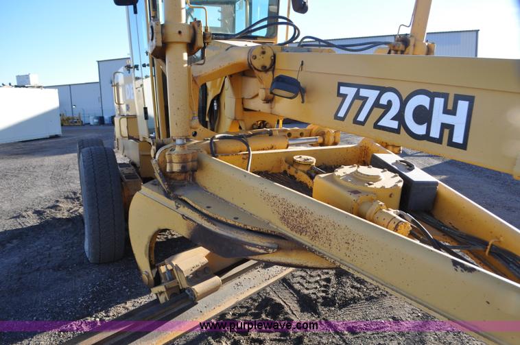 image for item F2174 1999 John Deere 772CH articulated motor grader