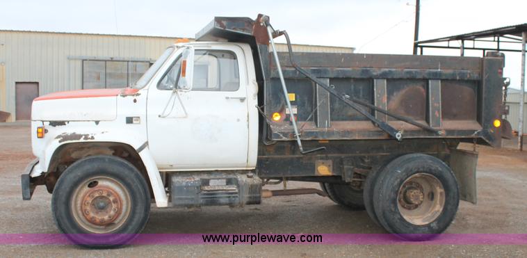 image for item H1672 1989 GMC TopKick C6000 dump truck