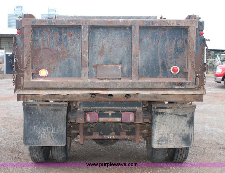 image for item H1672 1989 GMC TopKick C6000 dump truck