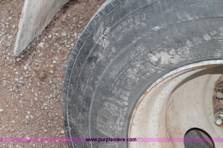 image for item H1672 1989 GMC TopKick C6000 dump truck