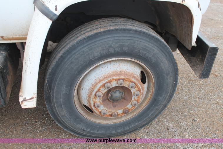 image for item H1672 1989 GMC TopKick C6000 dump truck