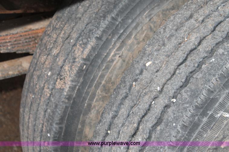 image for item H1672 1989 GMC TopKick C6000 dump truck