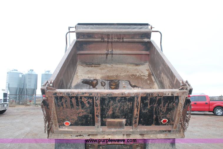 image for item H1672 1989 GMC TopKick C6000 dump truck