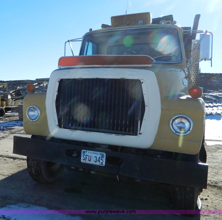 image for item H2278 1974 Ford 9000 dump truck
