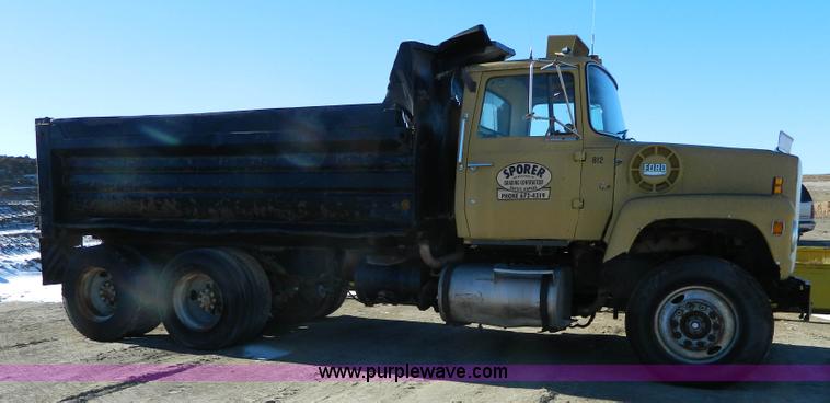 image for item H2278 1974 Ford 9000 dump truck