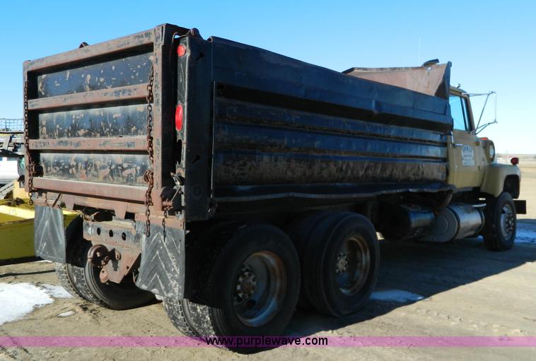 image for item H2278 1974 Ford 9000 dump truck