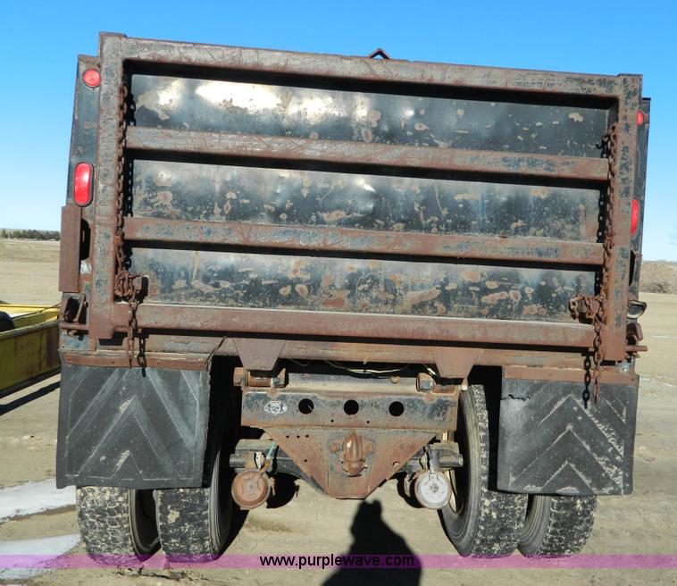 image for item H2278 1974 Ford 9000 dump truck