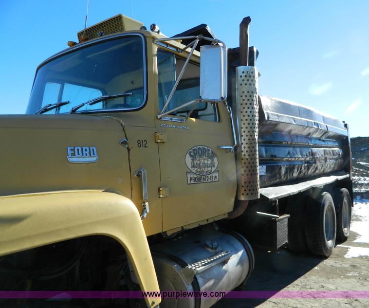 image for item H2278 1974 Ford 9000 dump truck