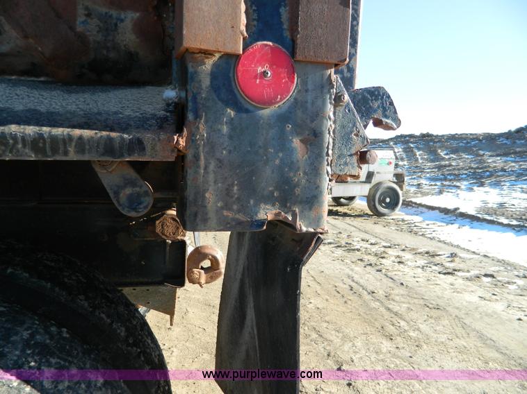 image for item H2278 1974 Ford 9000 dump truck