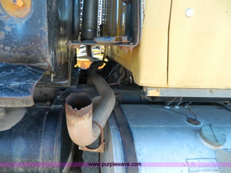 image for item H2278 1974 Ford 9000 dump truck