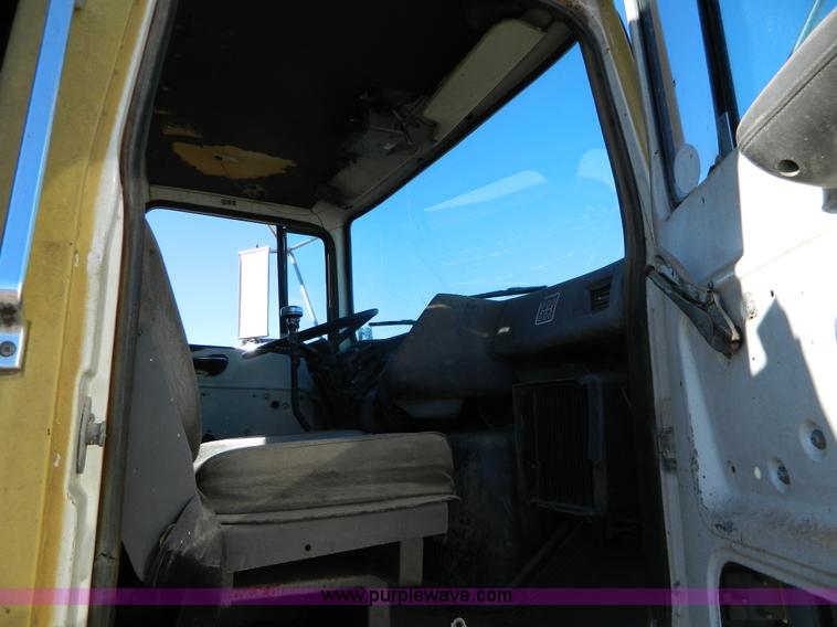 image for item H2278 1974 Ford 9000 dump truck